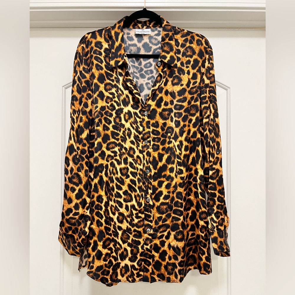 NWOT Chloe Kristyn Erin Leopard Button Down Top with Tie Belt
